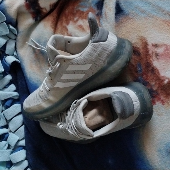 Women's Addidas Boost Sz 8.5 - Picture 6 of 10